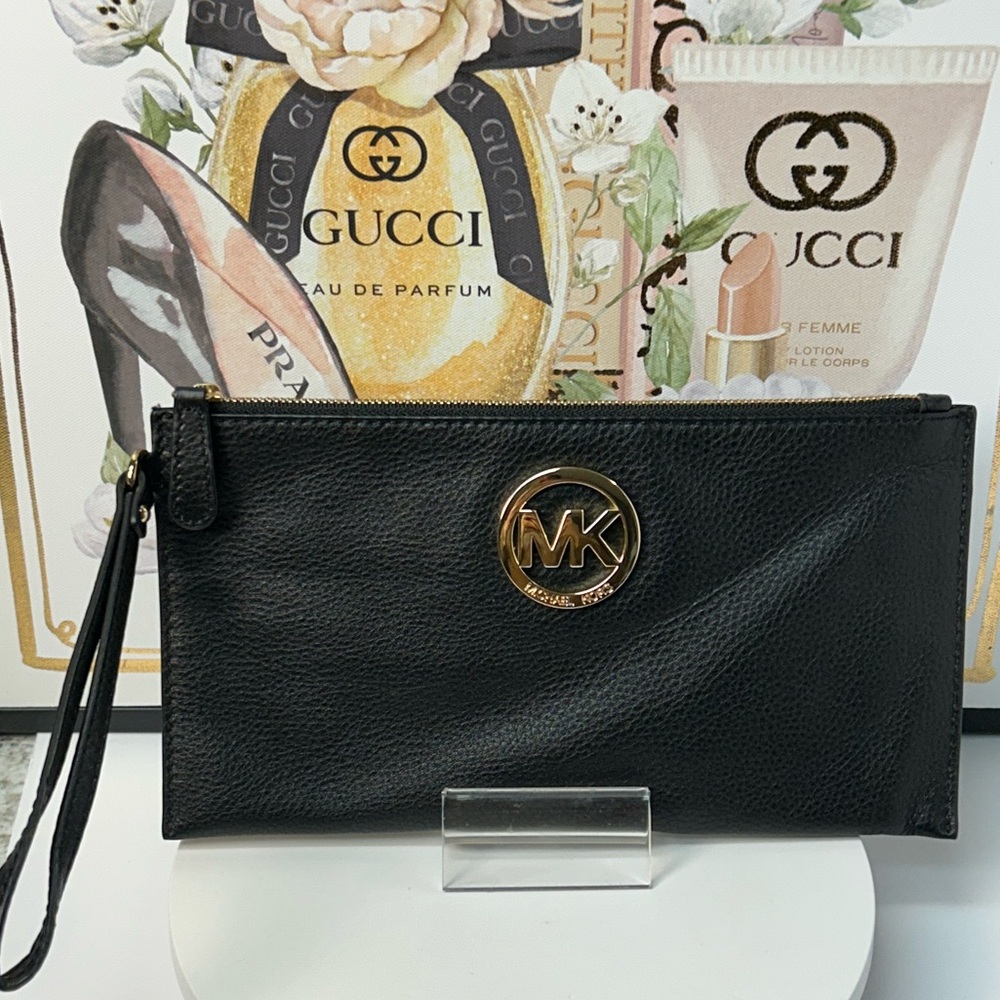 Michael Kors Large Pebble Leather Wristlet/Clutch 😍🖤 - Picture 17 of 17